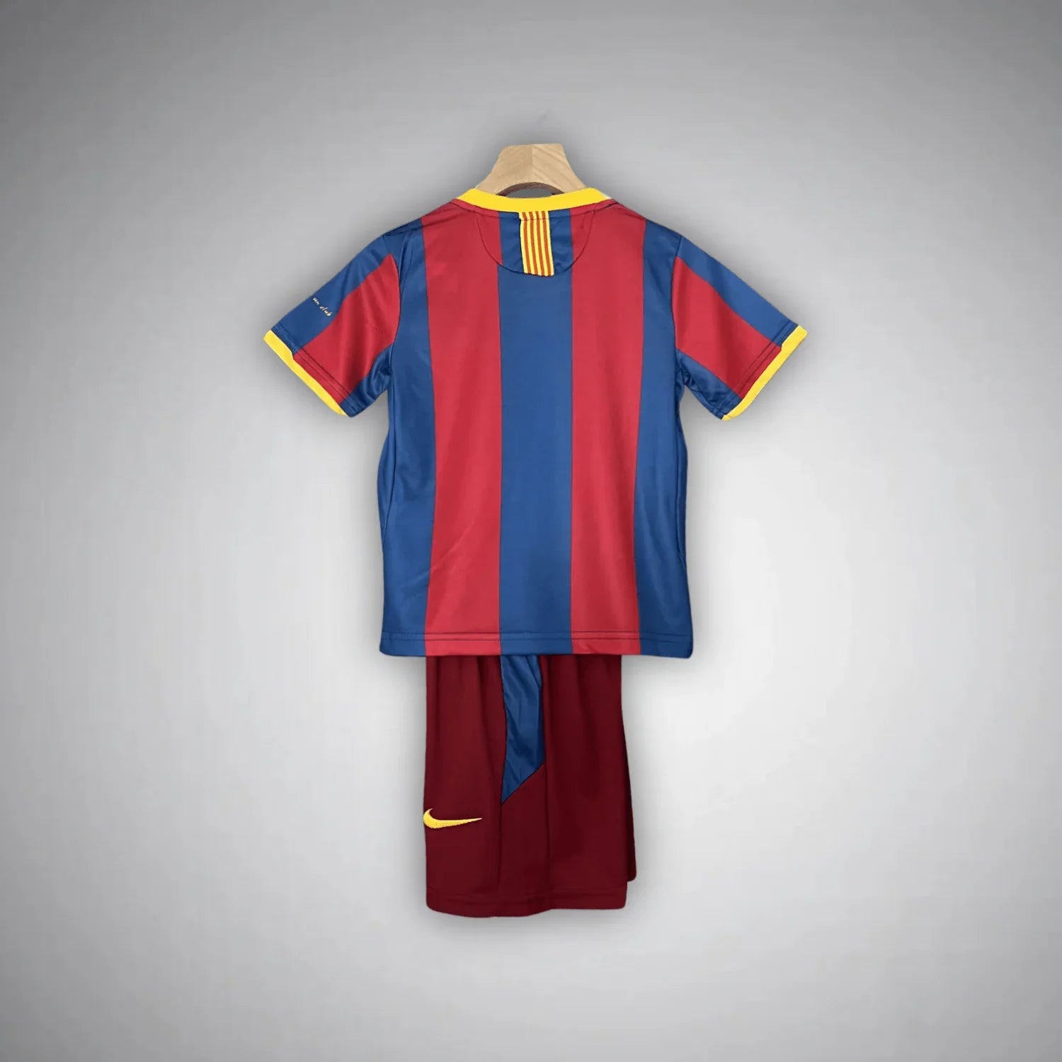 FC BARCELONA JUNIOR 2010 RETRO