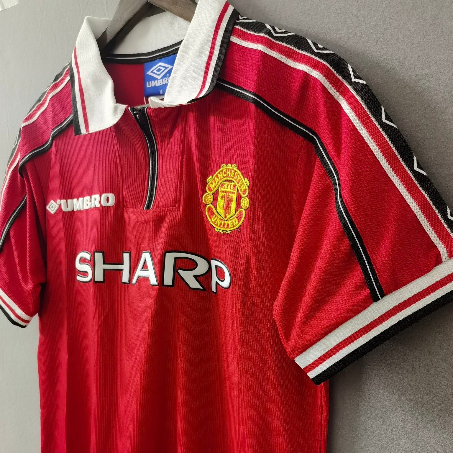 MANCHESTER UNITED 1998-99 RETRO